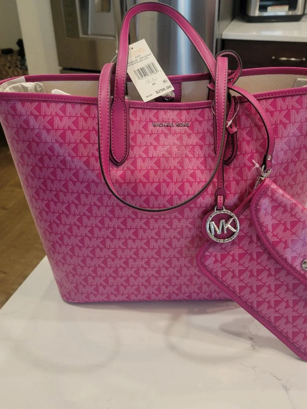 NWT Michael Kors Tote w\matching make-up bag